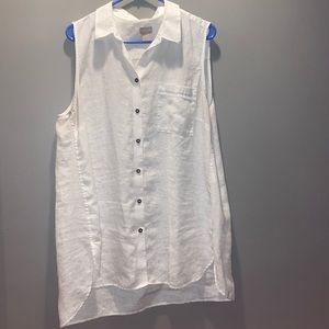 Chico’s. Size 3. (16/18) white shirt